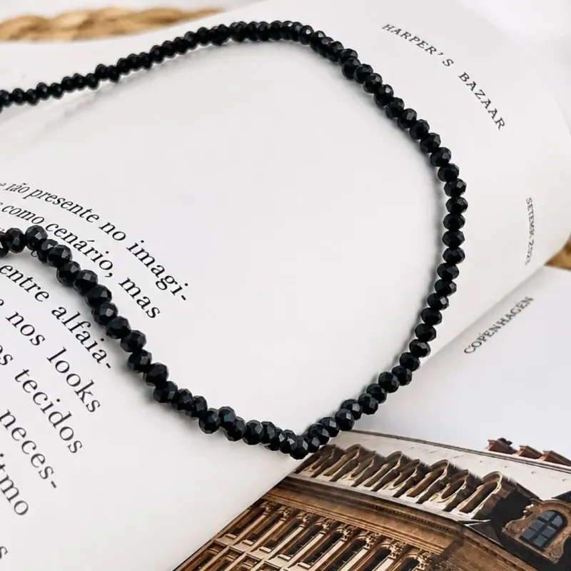 COLAR CRISTAL PRETO