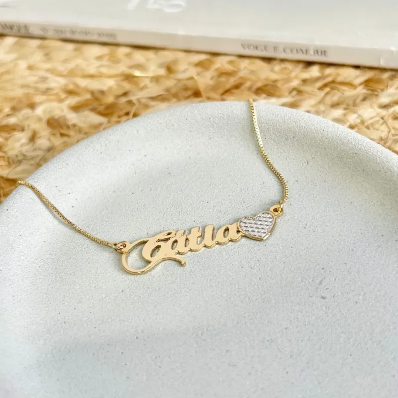COLAR NOME FONTE 1 - CÁTIA COM CORAÇÃO 1 FIXO APÓS O NOME