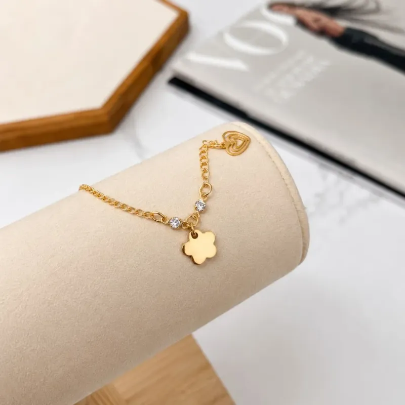 PULSEIRA INFANTIL CORAÇÃO E FLOR