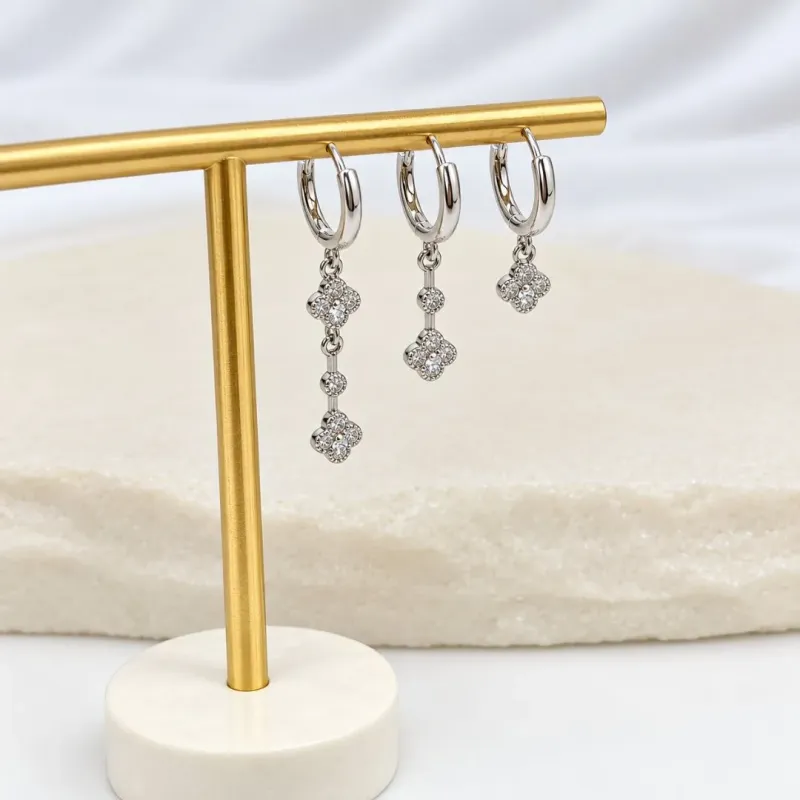 TRIO ARGOLAS COM PINGENTES DE TREVOS DE ZIRCONIA CRISTAL