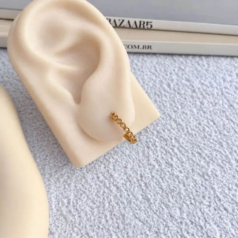 BRINCO ARGOLA COM CORAÇÕES DE ZIRCONIA - G