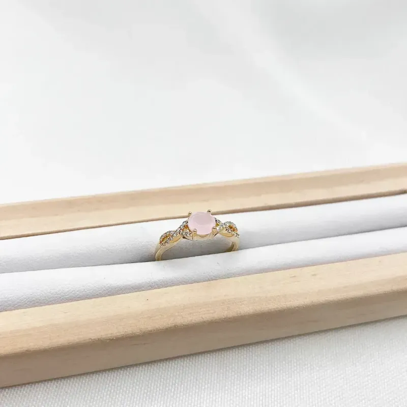ANEL ARO CRUZADO E CRAVEJADO DE ZIRCONIAS COM PEDRA ROSA QUARTZO ANEL ARO CRUZADO E CRAVEJADO DE ZIRCONIAS COM PEDRA ROSA QUARTZO