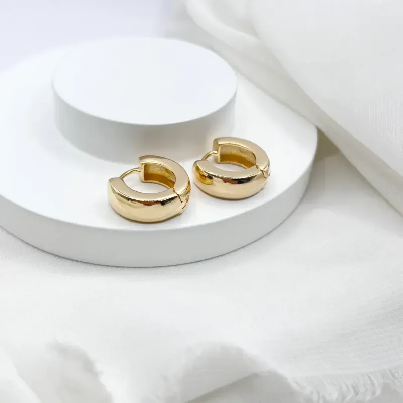 BRINCO ARGOLA ARTICULADA LISA ACABAMENTO LARGO NA LATERAL 2CM BRINCO ARGOLA ARTICULADA LISA ACABAMENTO LARGO NA LATERAL 2CM