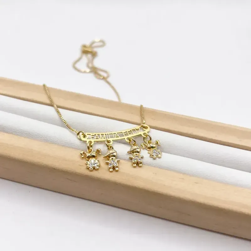 COLAR CANGA FAMILIA FELIZ 4 FILHOS - 2 MENINAS E 2 MENINO - BONECOS CRAVEJADO COLAR CANGA FAMILIA FELIZ 4 FILHOS - 2 MENINAS E 2 MENINO - BONECOS CRAVEJADO