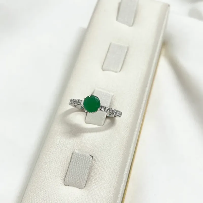 ANEL PRATA925 SOLITÁRIO PEDRA VERDE COM BANHO EM RÓDIO BRANCO ANEL PRATA925 SOLITÁRIO PEDRA VERDE COM BANHO EM RÓDIO BRANCO