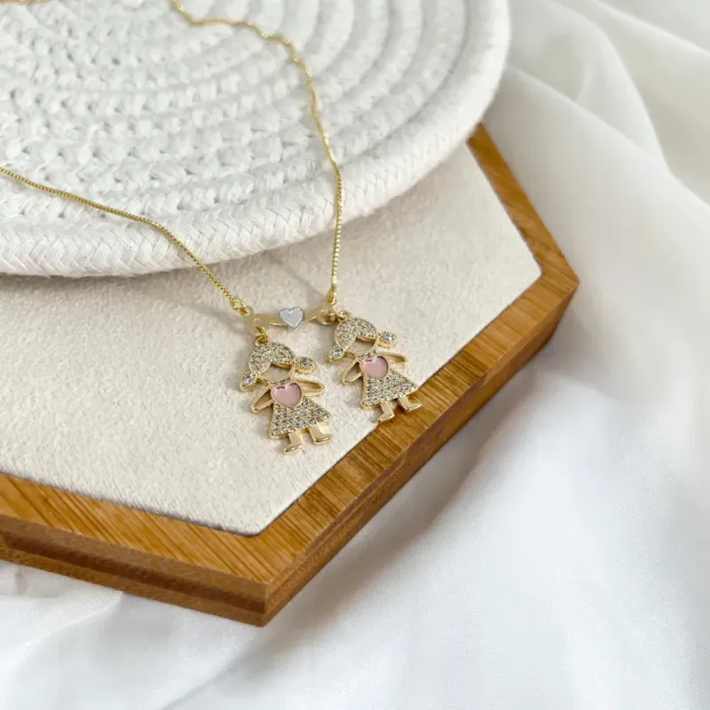 COLAR CANGA 2 FILHOS CRAVEJADOS  COM CORAÇÃO RESINADO - 2 MENINAS COLAR CANGA 2 FILHOS CRAVEJADOS  COM CORAÇÃO RESINADO - 2 MENINAS