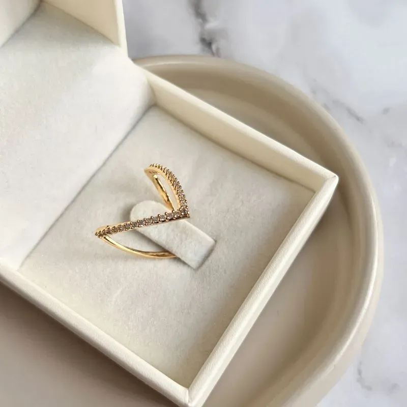 ANEL MARIA DE FÁTIMA CRAVEJADO ANEL MARIA DE FÁTIMA CRAVEJADO