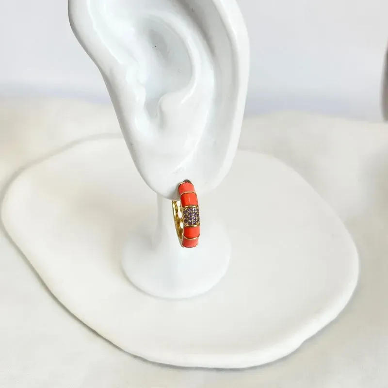 BRINCO ARGOLA ESMALTADA COM PEDRA LILÁS BRINCO ARGOLA ESMALTADA COM PEDRA LILÁS