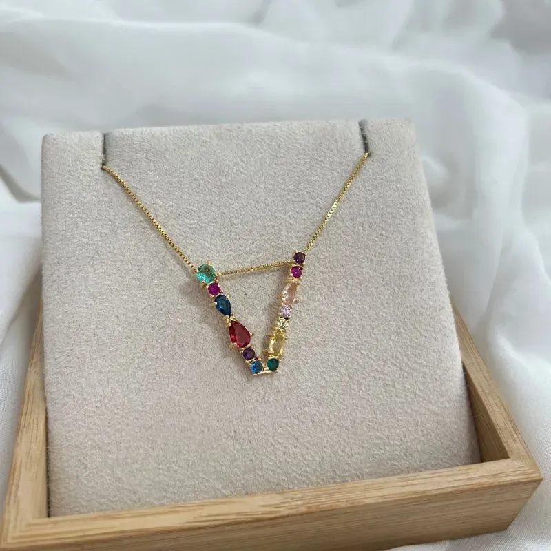 COLAR LETRAS COLORIDAS - V COLAR LETRAS COLORIDAS - V