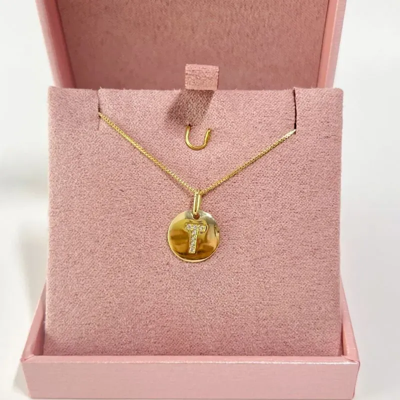 COLAR MINI MEDALHA DE LETRA - T COLAR MINI MEDALHA DE LETRA - T