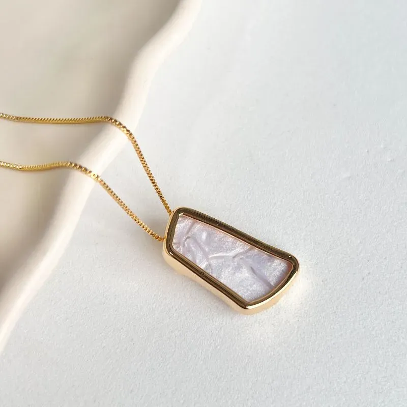 COLAR PINGENTE ORGÂNICO COM ACRÍLICO MADRE PÉROLA COLAR PINGENTE ORGÂNICO COM ACRÍLICO MADRE PÉROLA