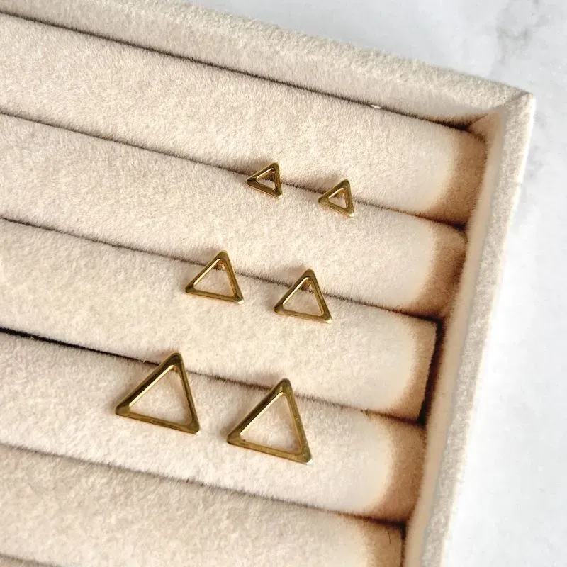 TRIO DE BRINCOS TRIÂNGULOS VAZADOS TRIO DE BRINCOS TRIÂNGULOS VAZADOS