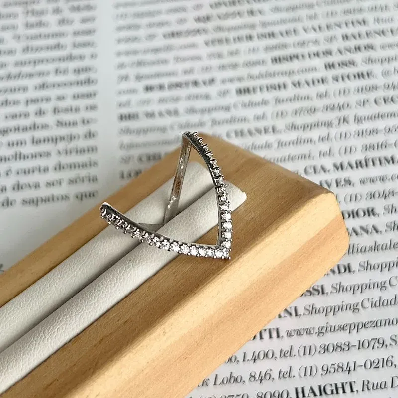 ANEL MARIA DE FÁTIMA CRAVEJADO ANEL MARIA DE FÁTIMA CRAVEJADO