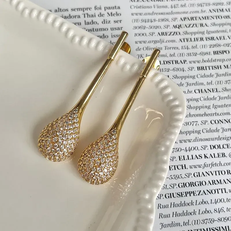 BRINCO LONGO GOTA COM MICRO ZIRCONIAS BRINCO LONGO GOTA COM MICRO ZIRCONIAS