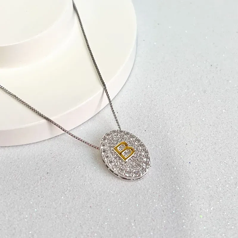 COLAR MEDALHA CRAVEJADA COM LETRA - B COLAR MEDALHA CRAVEJADA COM LETRA - B