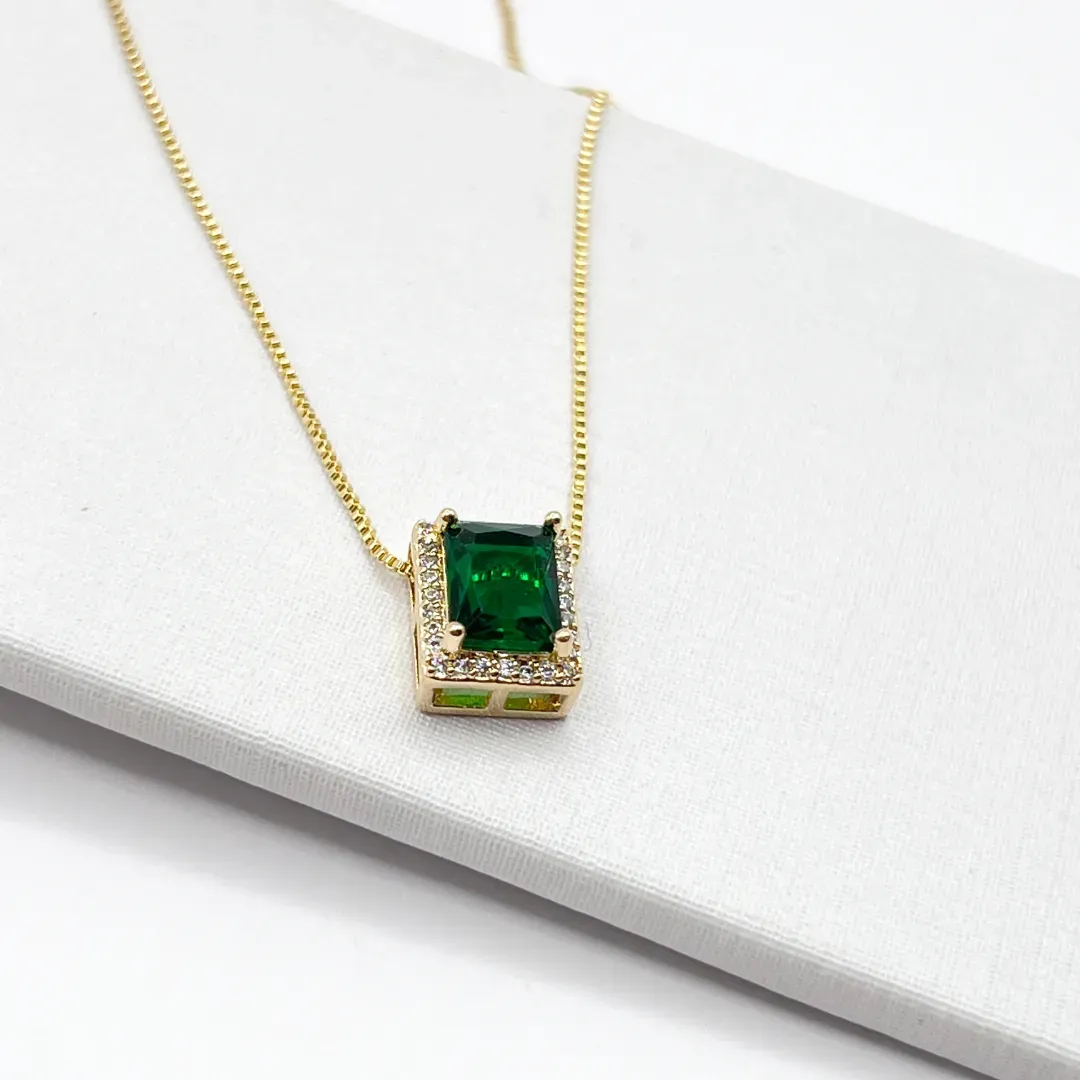 COLAR PINGENTE QUADRADO ESTILO PRINCESA VERDE ESMERALDA