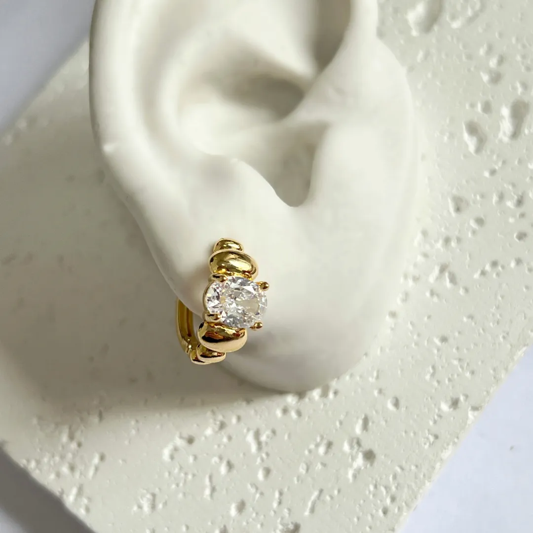 BRINCO ARGOLA ARTICULADA COM 1 ZIRCONIA OVAL