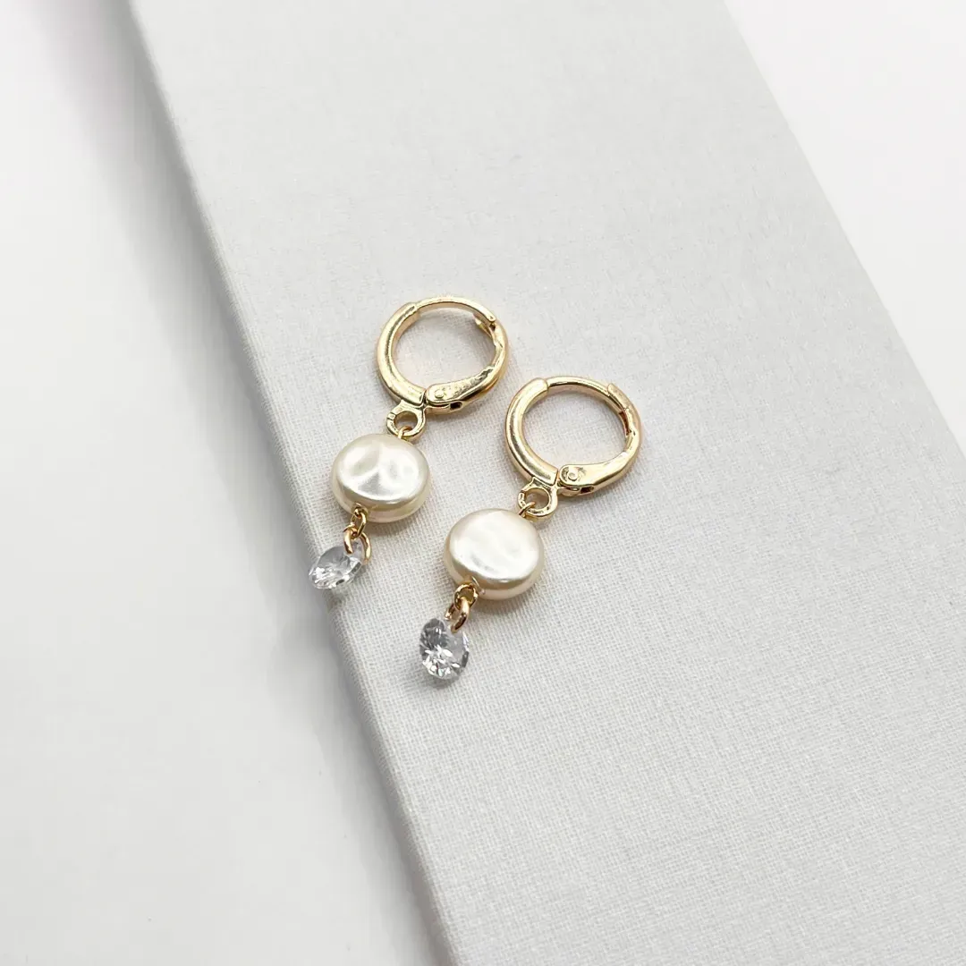BRINCO ARGOLA CLICK ZIRCONIA E PÉROLA BARROCA