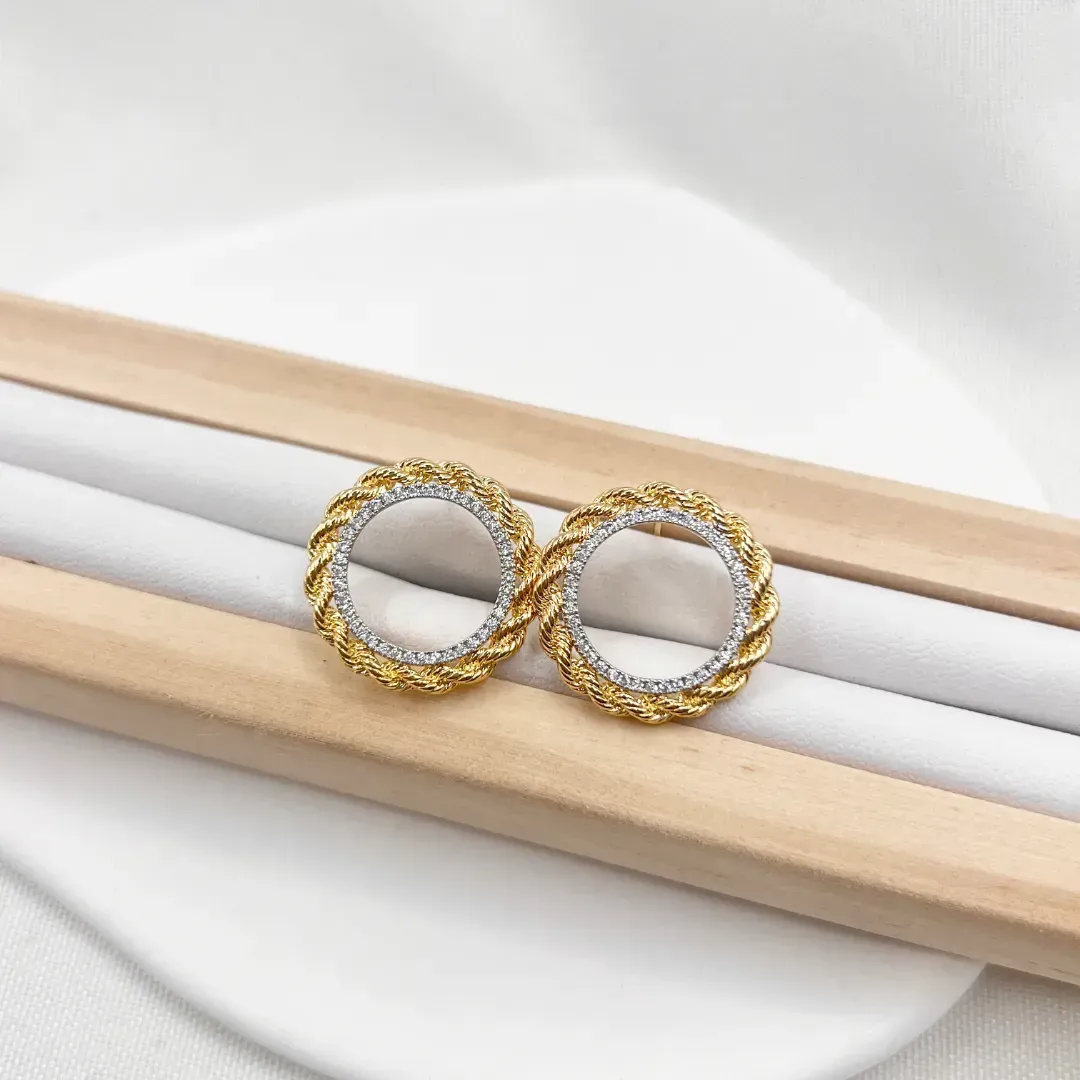 BRINCO CÍRCULO DE MICRO ZIRCONIAS E CORDÃO BAIANO