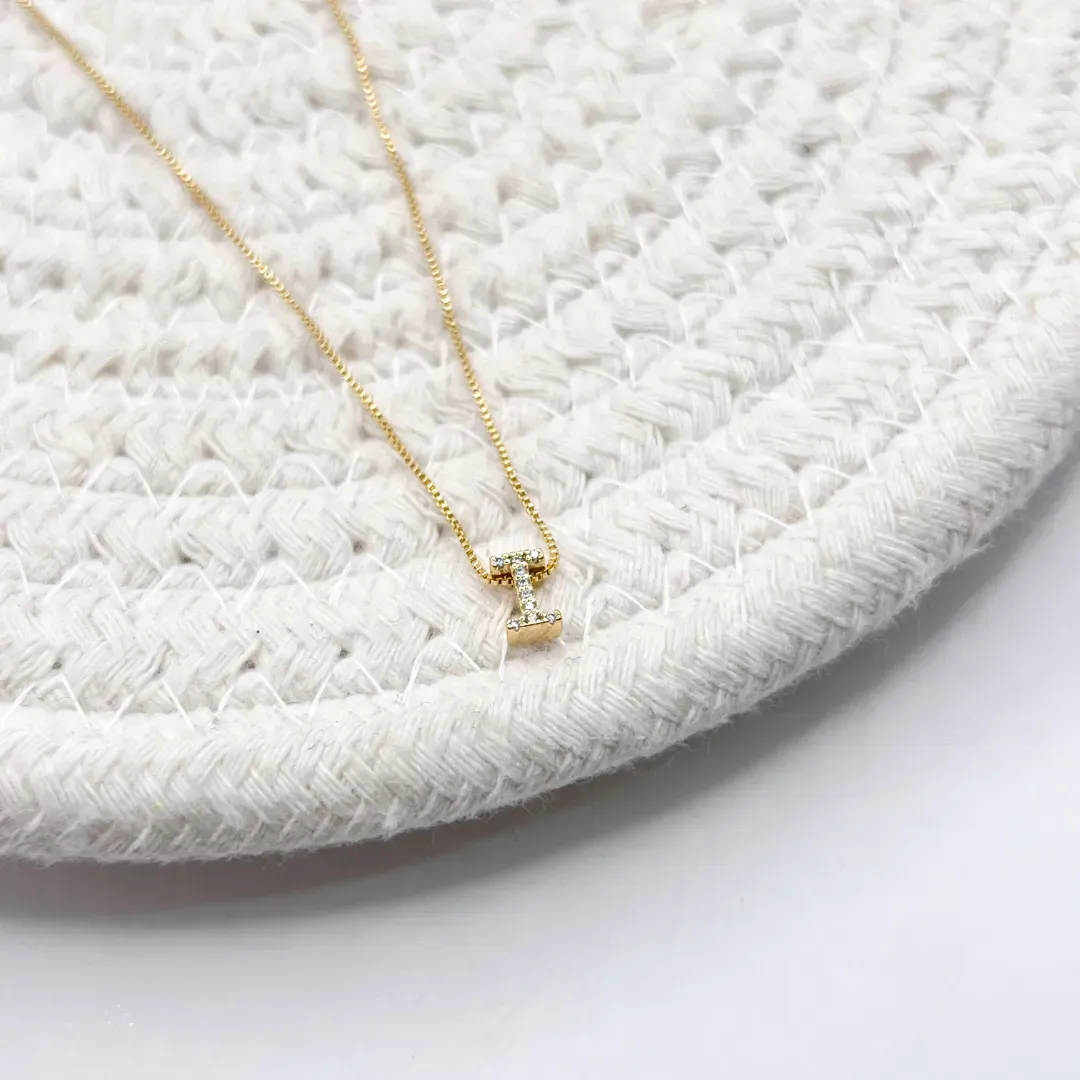 COLAR MINI LETRA CRAVEJADA MICRO ZIRCONIAS