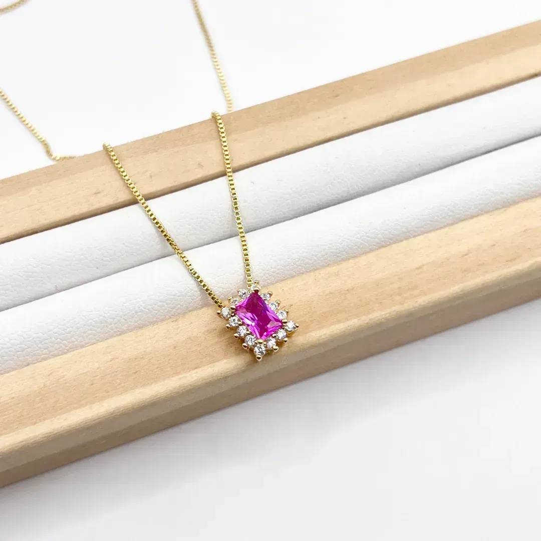 COLAR PINGENTE RETÂNGULAR PRINCESA PINK