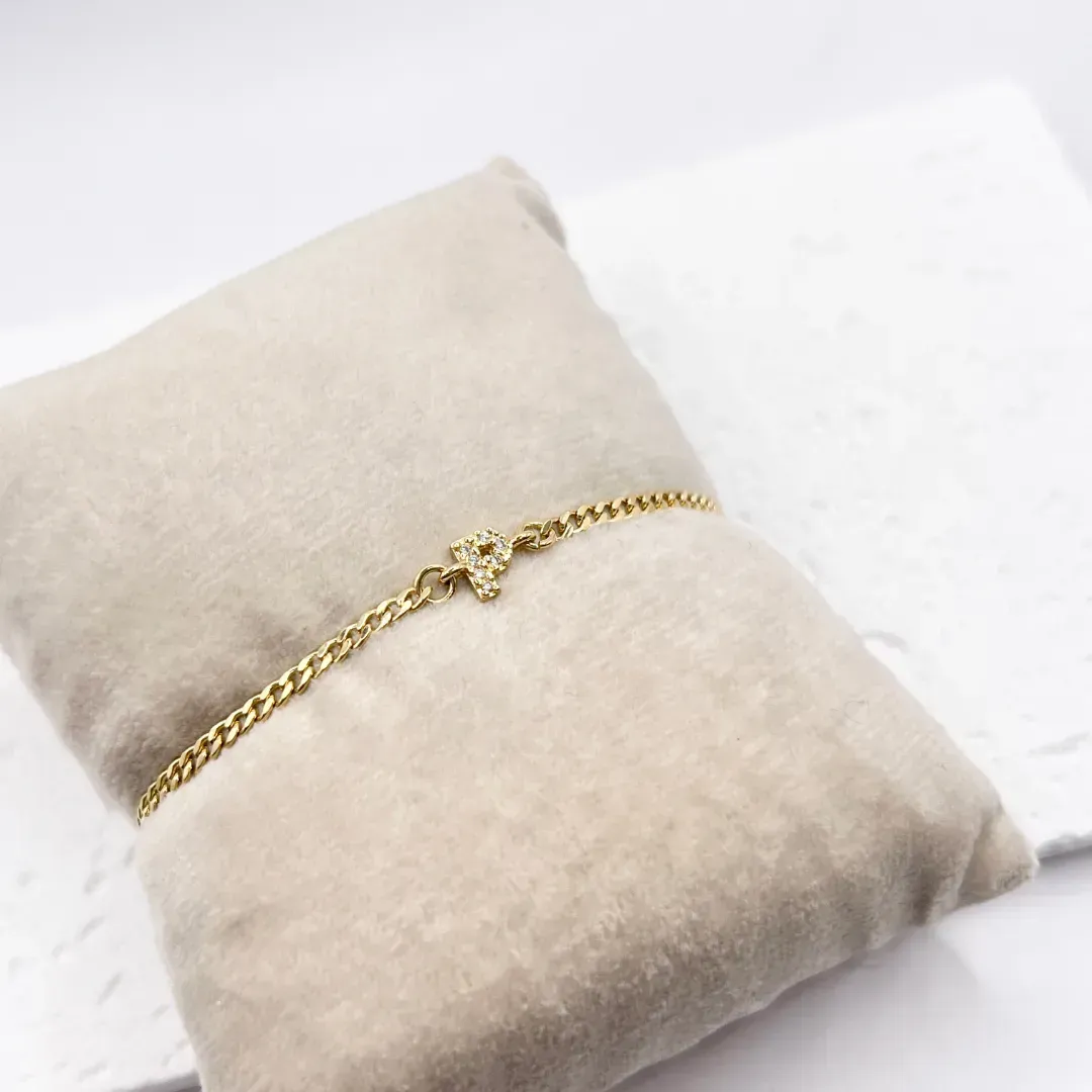 PULSEIRA ELO GRUMET FINA COM LETRA DE ZIRCONIA - P