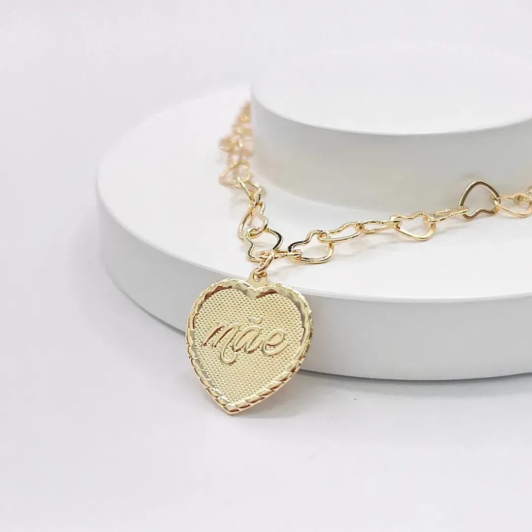 PULSEIRA ELOS CORAÇÕES COM PINGENTE CORAÇÃO ESCRITO MÃE