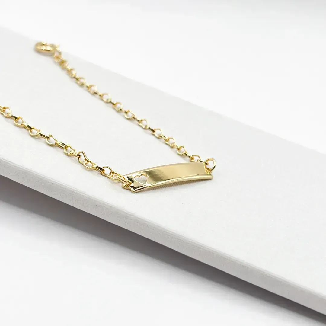 PULSEIRA INFANTIL PLACA PARA GRAVAÇÃO COM CORAÇÃO VAZADO - ELOS MINI CORAÇÕES