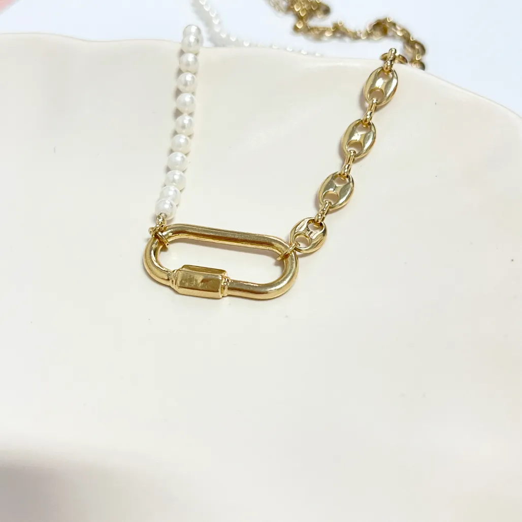 COLAR MOSQUETÃO COM PÉROLAS E CAP SODA - INSPIRAÇÃO GUCCI