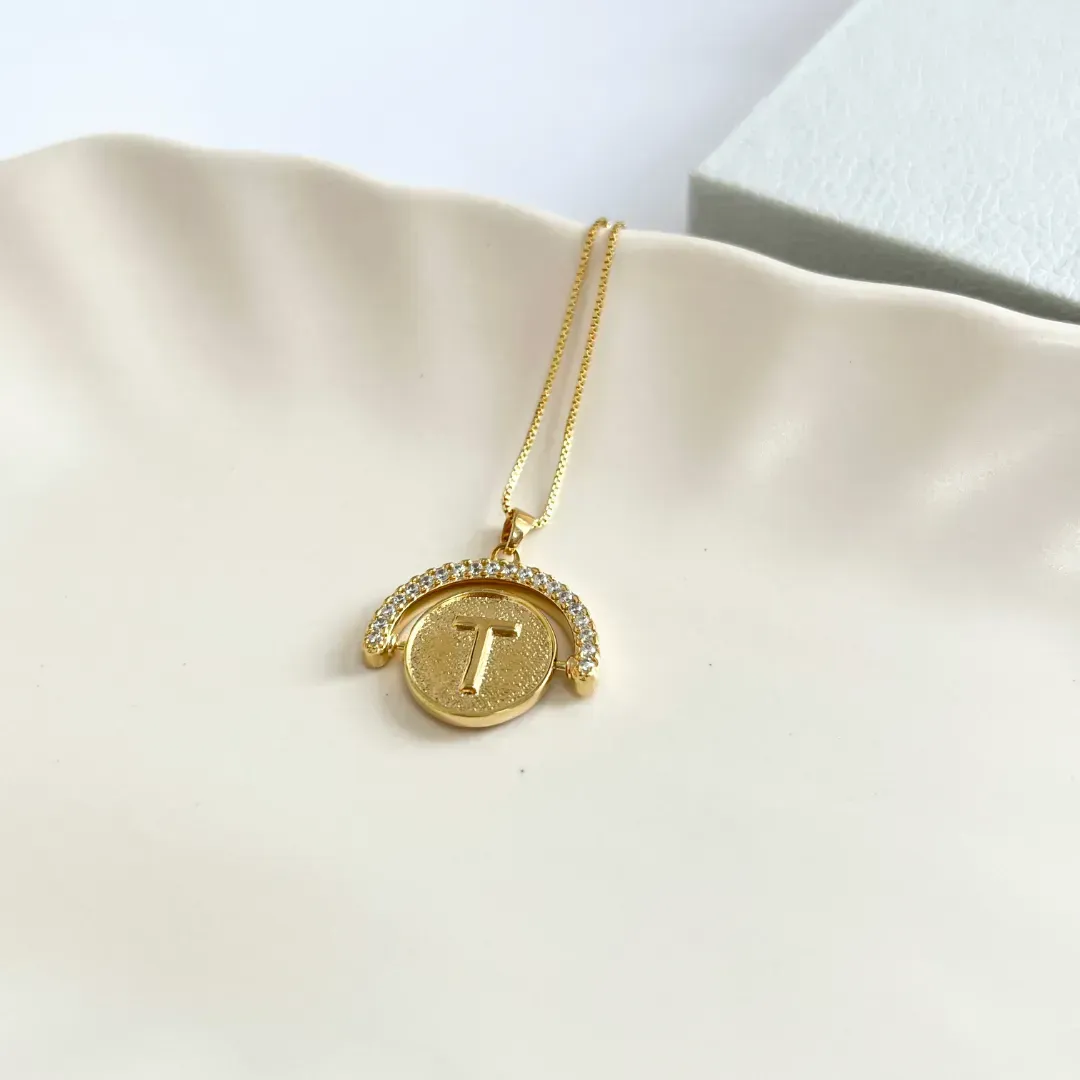 COLAR LETRA GIRATÓRIA ZIRCONIA CRISTAL - T