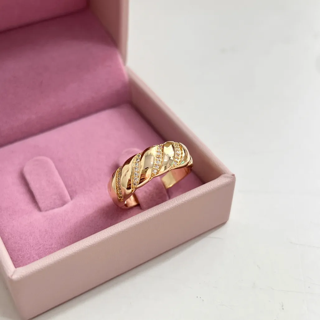 ANEL RÉPLICA OURO COM MICRO ZIRCONA