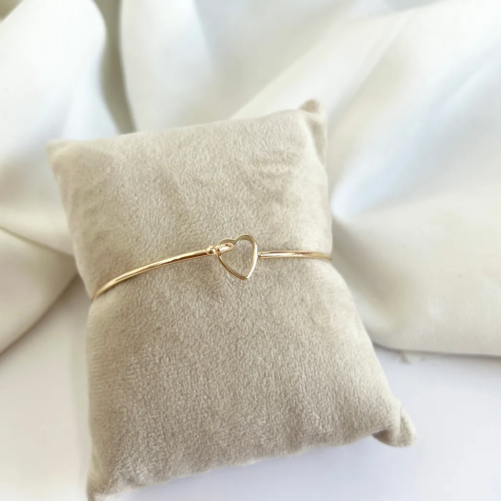 BRACELETE FIO CORAÇÃO COM ENGATE