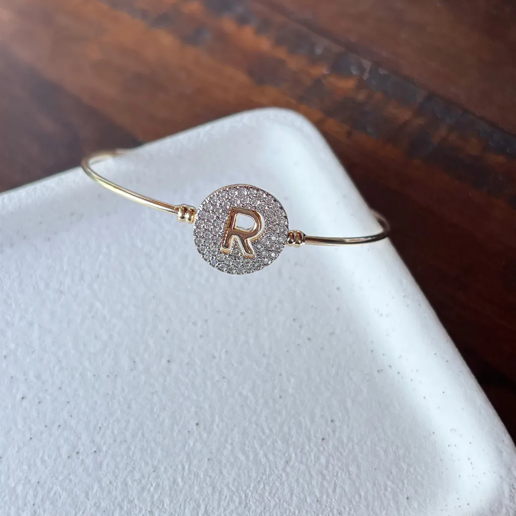 BRACELETE LETRA COM ENCAIXE CRAVEJADO - R