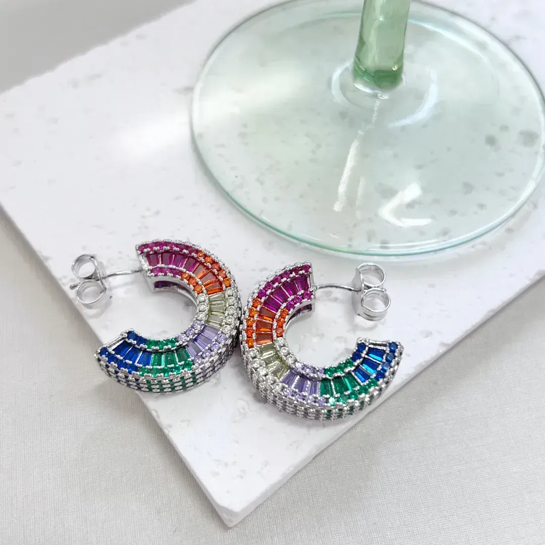 BRINCO ARGOLA PINO ZIRCONIAS COLORIDAS