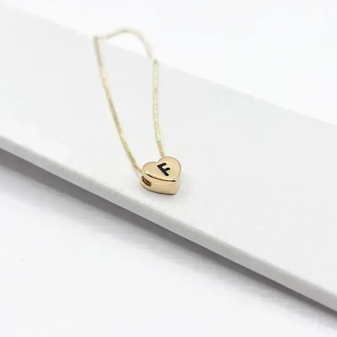 COLAR CORAÇÃO 0.9MM COM LETRA E DETALHE EM PRETO - F