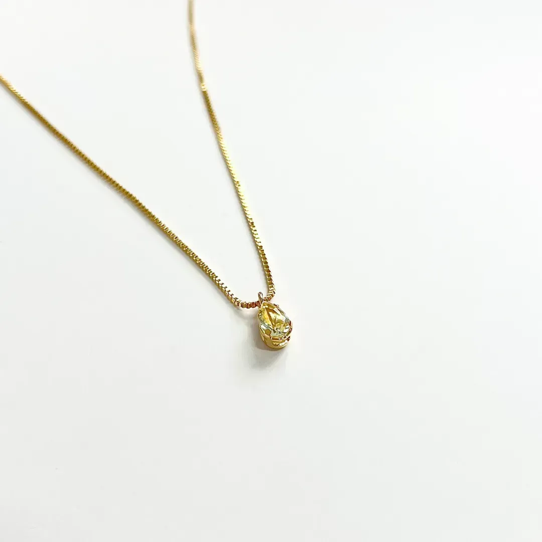 COLAR GOTA AMARELA 45CM