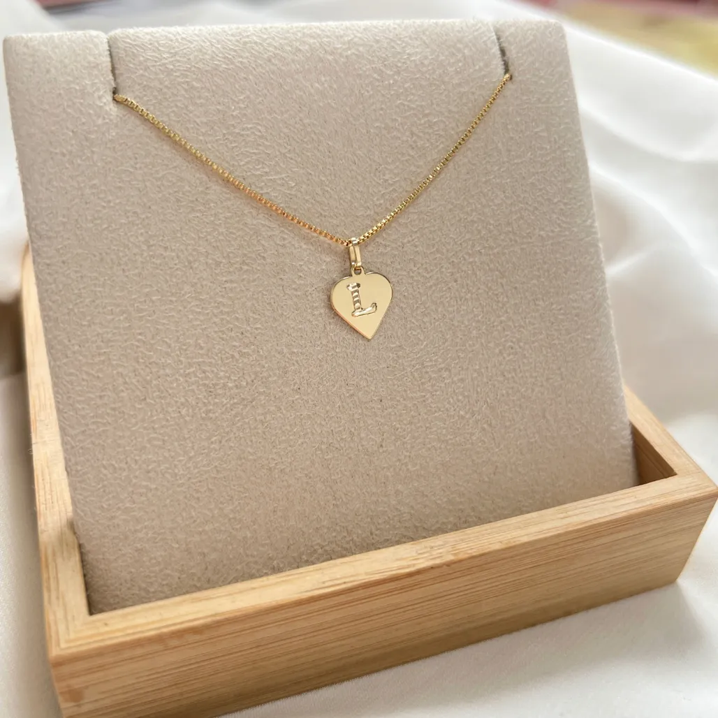 COLAR LETRA CORAÇÃO REPLICA OURO L