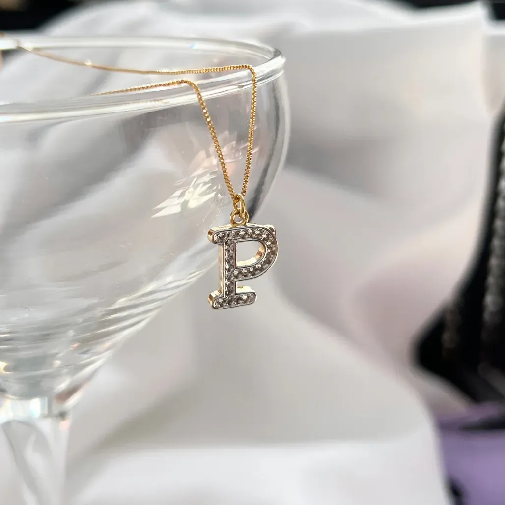 COLAR LETRA MICRO ZIRCONIA - P