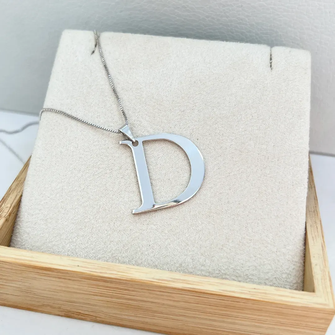 COLAR PINGENTE LETRA 3CM - D