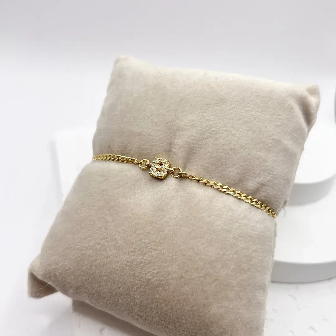PULSEIRA ELO GRUMET FINA COM LETRA DE ZIRCONIA - B