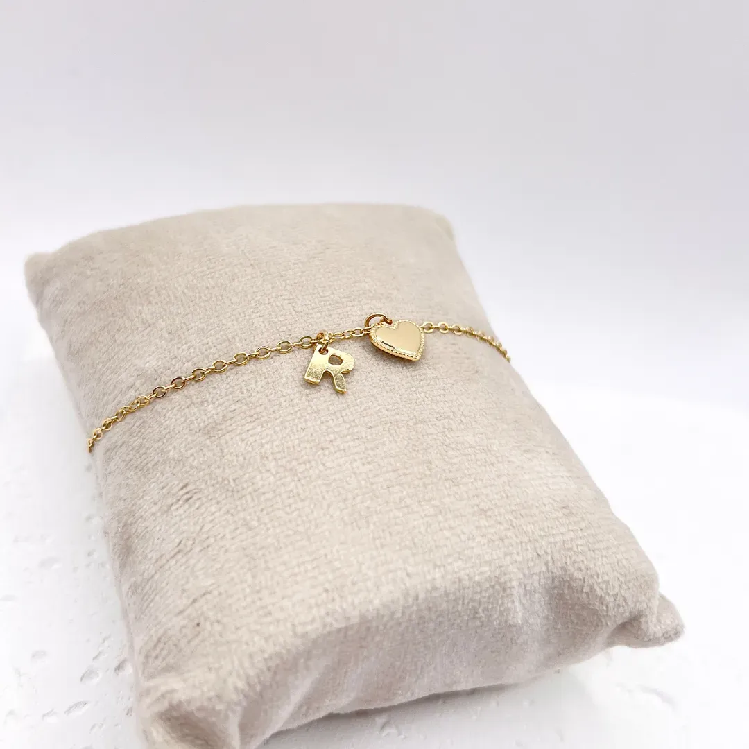 PULSEIRA LETRINHA COM CORAÇÃO CHAPA