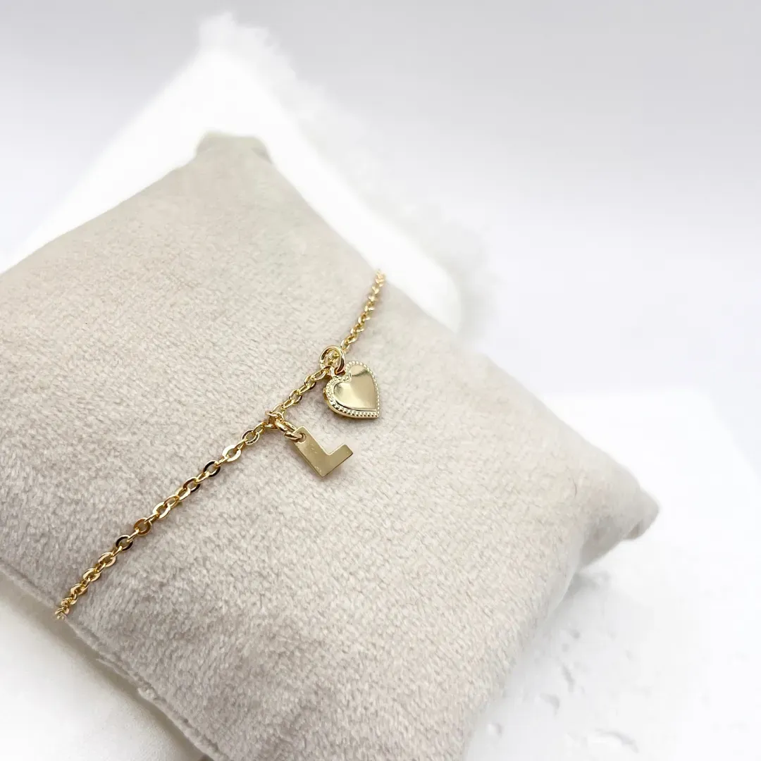 PULSEIRA LETRINHA COM CORAÇÃO CHAPA - L