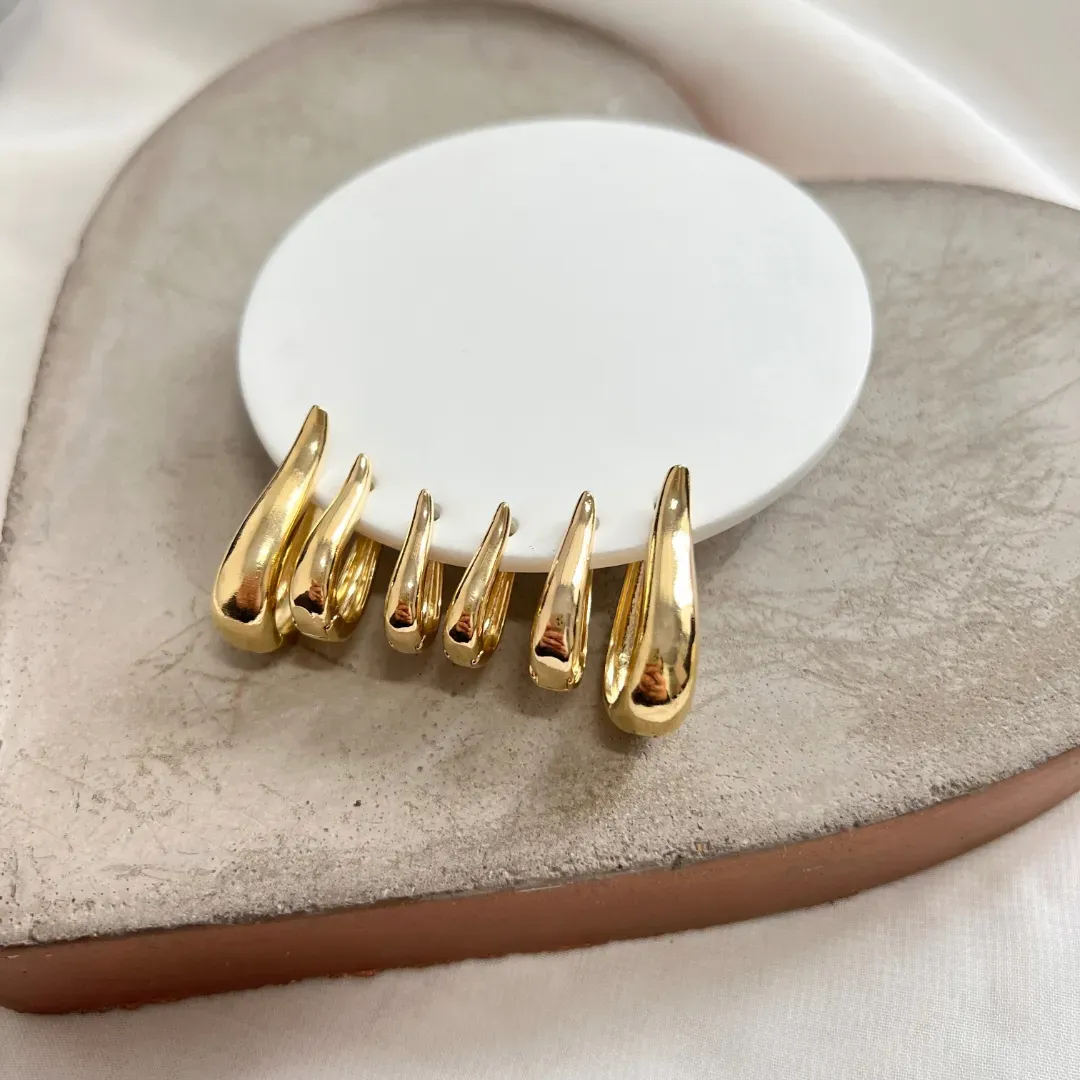 TRIO BRINCO ARGOLA LISA FORMATO GOTA LONGA