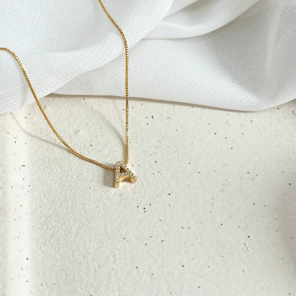 COLAR MINI LETRA CRAVEJADA MICRO ZIRCONIAS - A