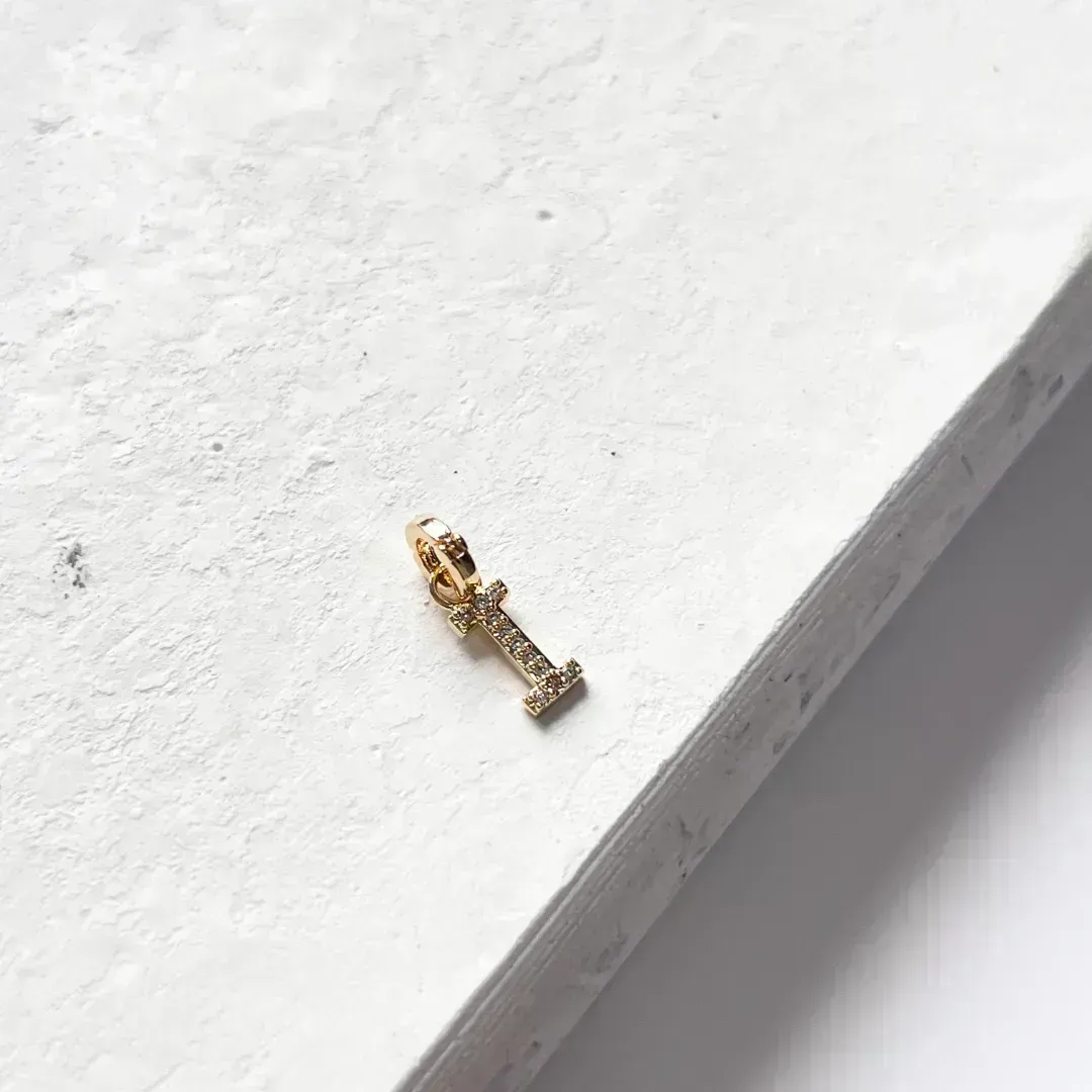 PINGENTE (CHARMS) LETRA 1CM i