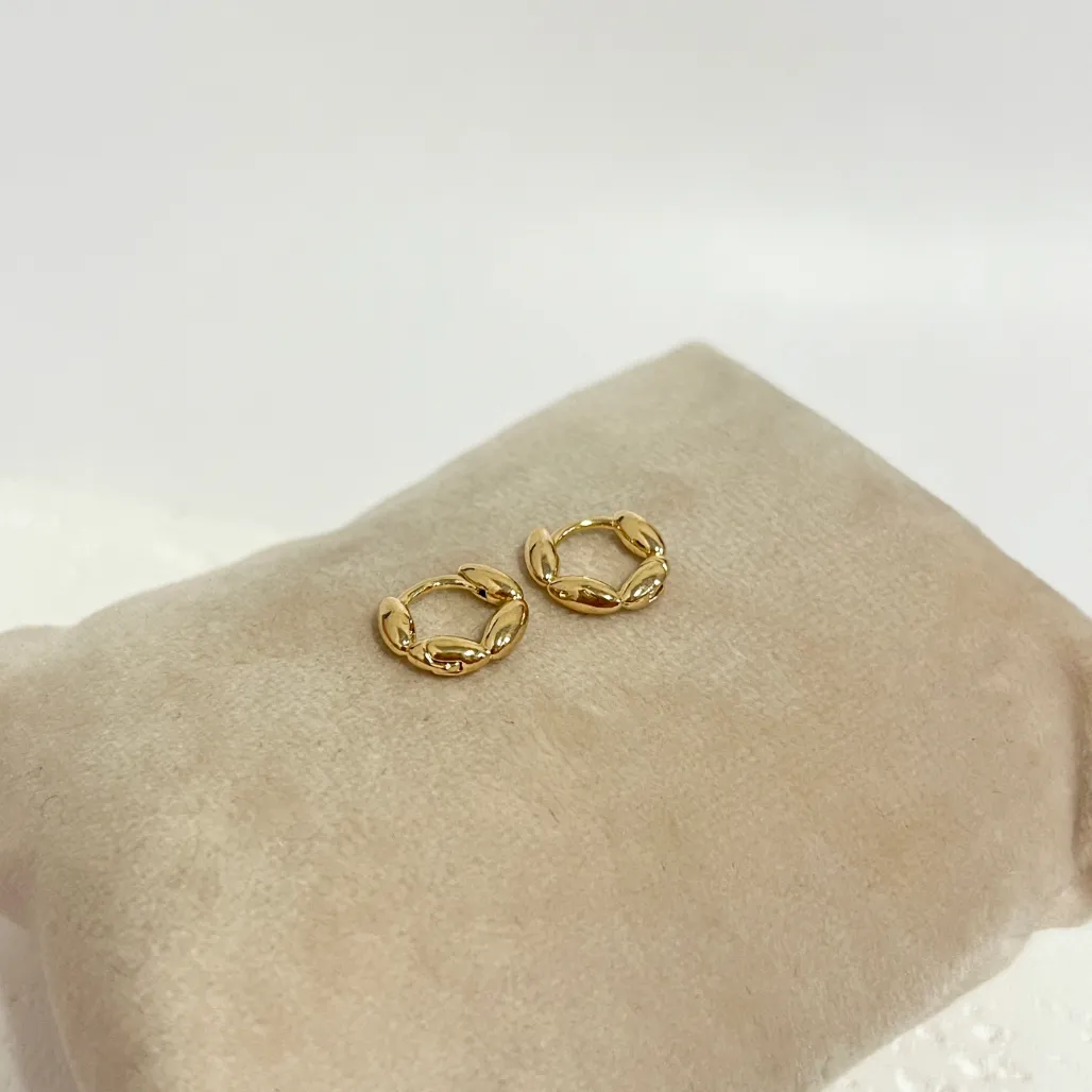 BRINCO ARGOLA ARTICULADA GRÃO DE ARROZ 1CM