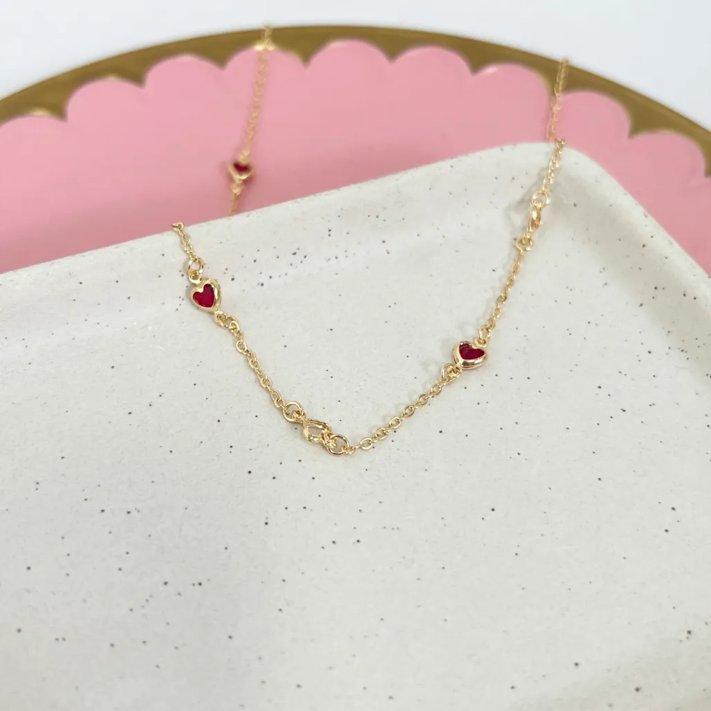 COLAR CHOKER CORAÇÕES VERMELHAS VAZADOS E DE PEDRINHAS 45CM