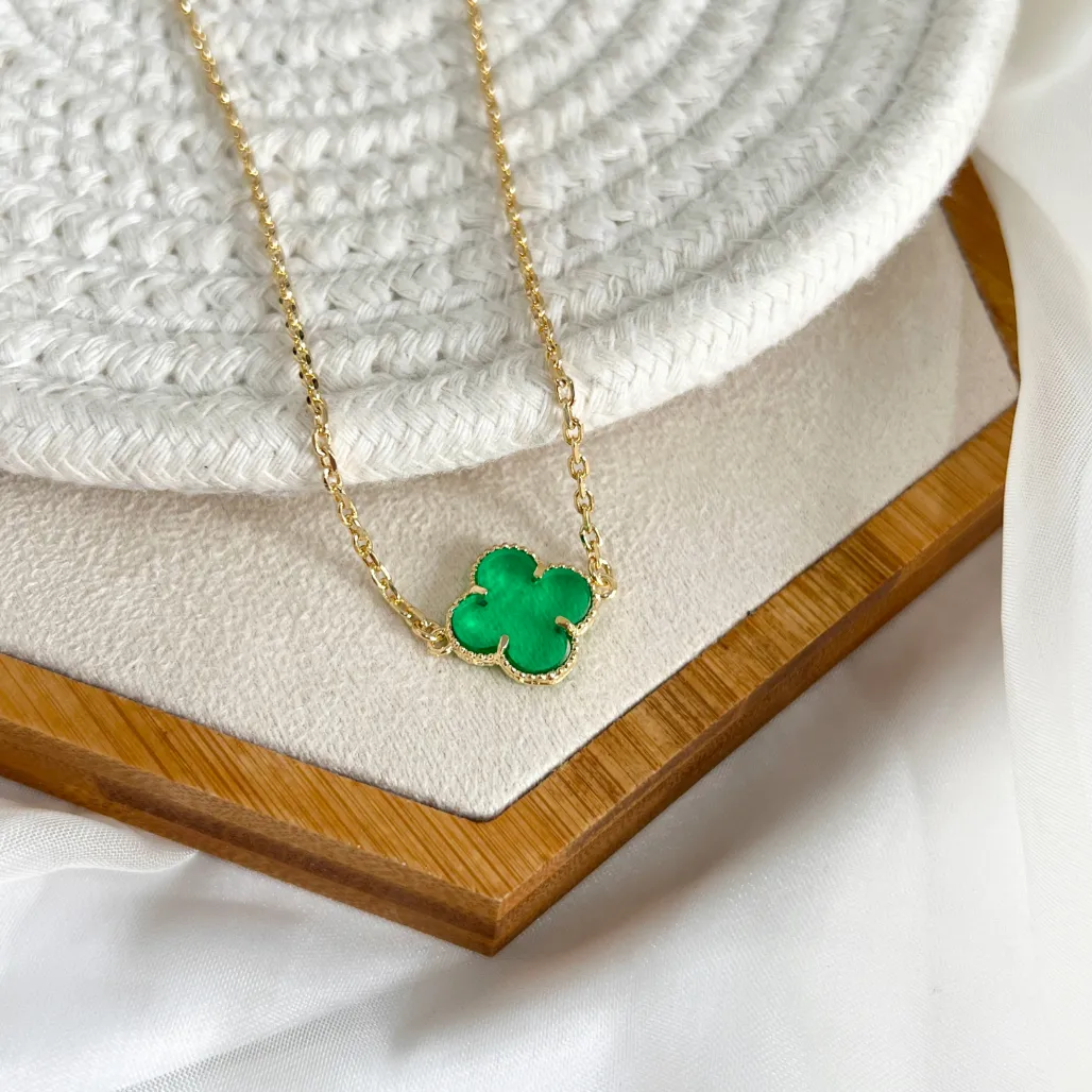 COLAR CHOKER TREVO VERDE ACRÍLICO 45CM