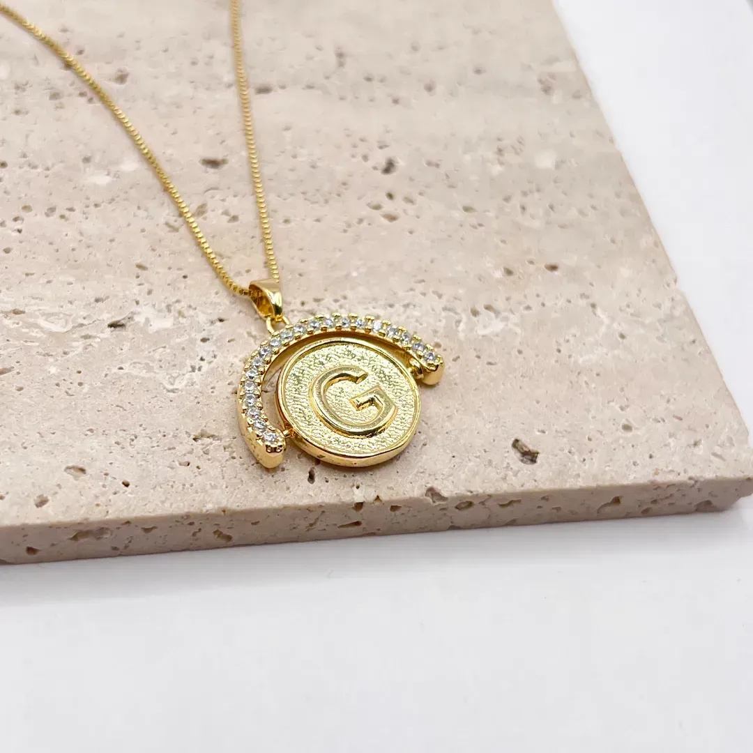 COLAR LETRA GIRATÓRIA ZIRCONIA CRISTAL - G