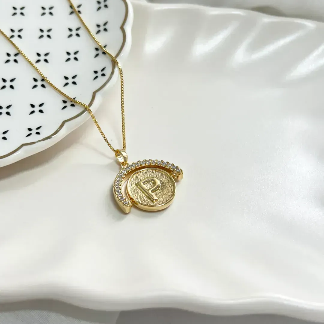 COLAR LETRA GIRATÓRIA ZIRCONIA CRISTAL - P